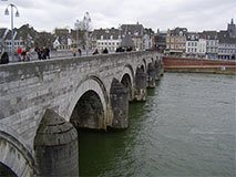 lijk koffer maastricht